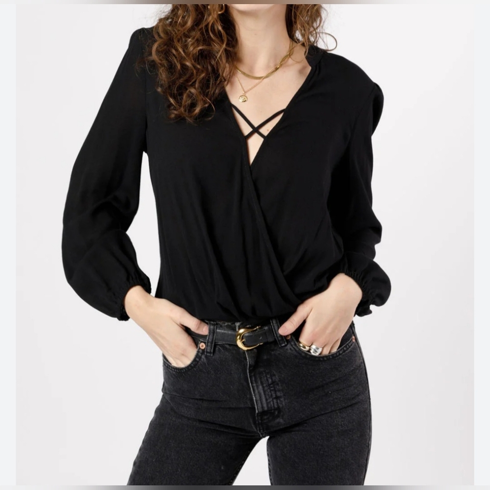 NWT Band of the Free Size Small Hallie Black Crossover Long Sleeve Top Bohemian
